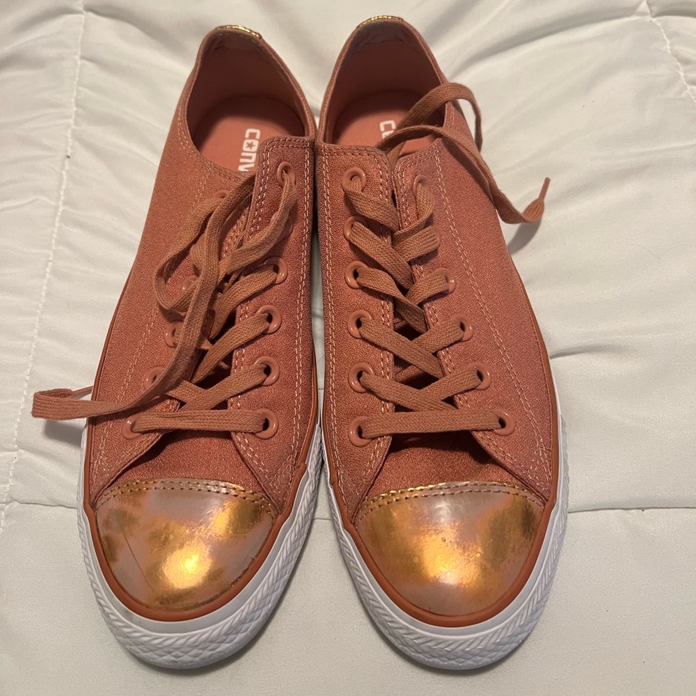 Converse Low Cut - image 1